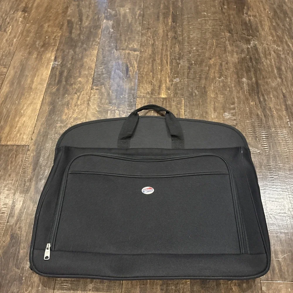 American Tourister Black Suit Garment Bag 22